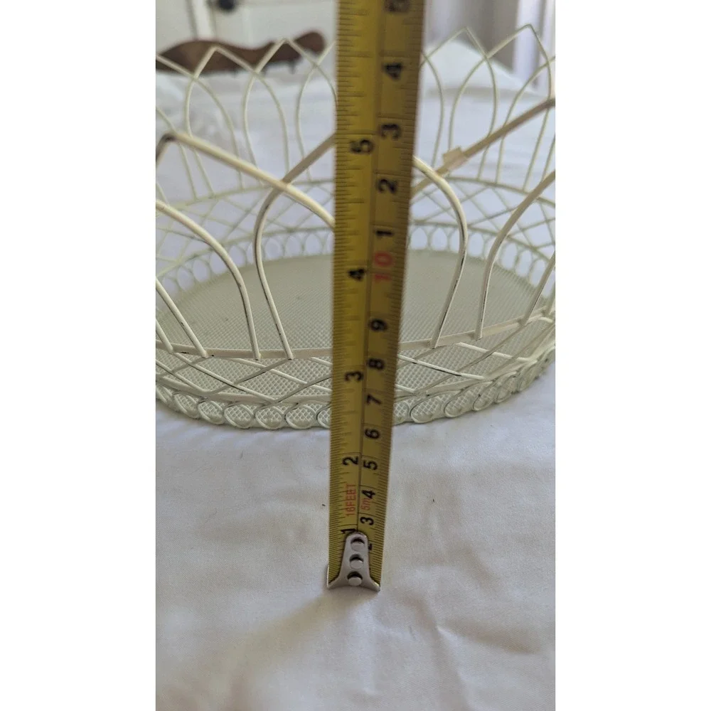 Vintage Cream Wire Scalloped Oval Basket Mesh Base Farmhouse Decor